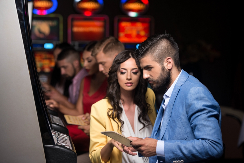A casino content creator and casino representative discussing a partnership.